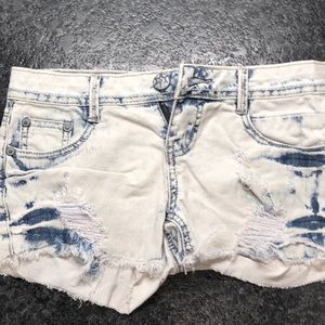 Distressed shorts
